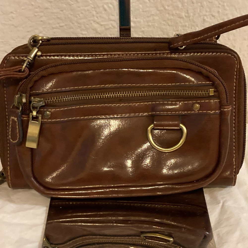 Elegant Brown Leather Crossbody Bag - Picture 2 of 10
